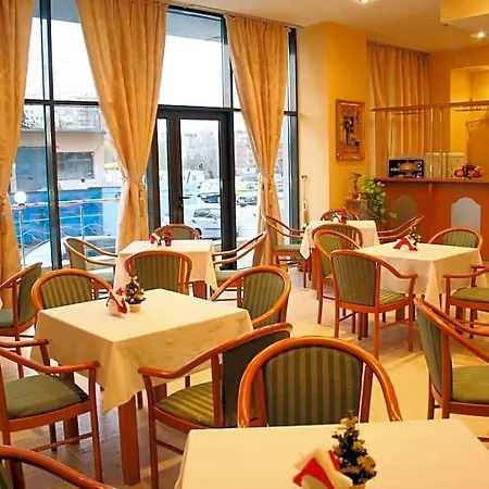 Sir Colentina Hotell