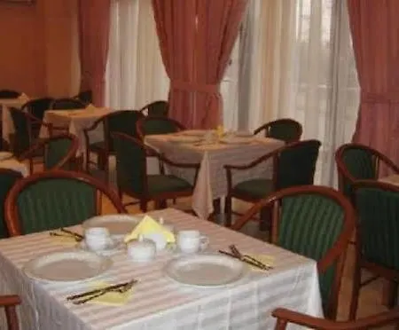 Szálloda Sir Colentina Bukarest