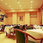 克勒蒂娜爵士酒店 2*